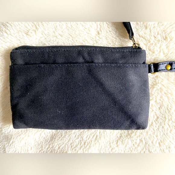 ROOTS WRISTLET - Picture 2 of 4